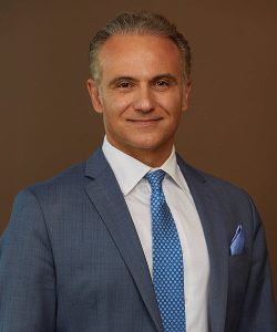 Plastic Surgeon Dr. Kiya Movassaghi Discusses Business Leadership on Aesthetic Blueprint Podcast